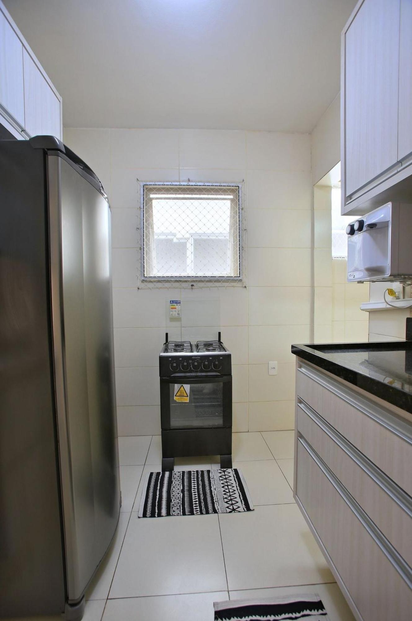 50 M Da Do Rj, 2 Quartos Sendo Que 1 Com Ar Condicionado ,cozinha ,2 Banheiros, Garagem Wi Fi Apartamento Cabo Frío